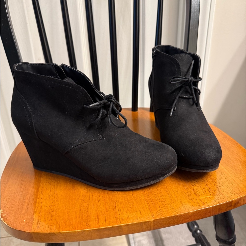 Universal Thread Black Suede Zip & Lace-Up Wedges